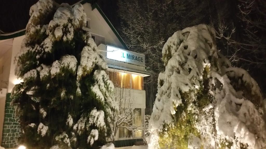 Hotel Mirage Srinagar  Exterior photo